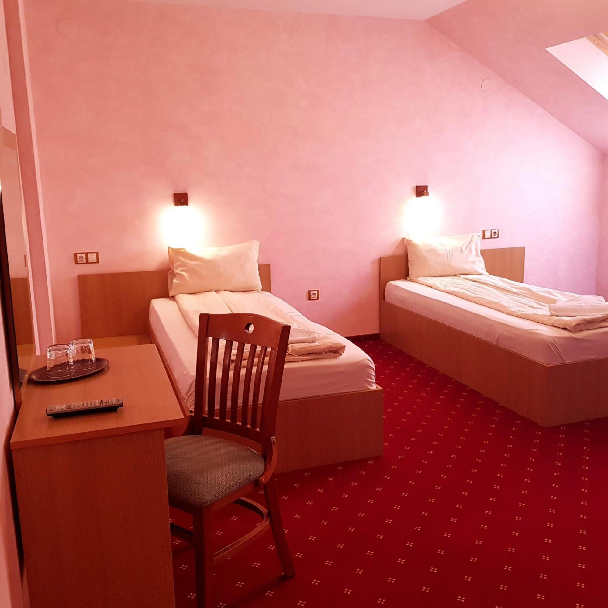 Motel Vector Gaesti Экстерьер фото